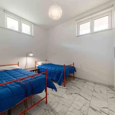 Apartment Beachfront Haven Sleeps 8 Maximum 9 Sea Views Terrace And High Speed Wi-fi Roseto Degli Abruzzi