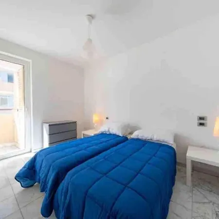 Apartment Beachfront Haven Sleeps 8 Maximum 9 Sea Views Terrace And High Speed Wi-fi Roseto Degli Abruzzi