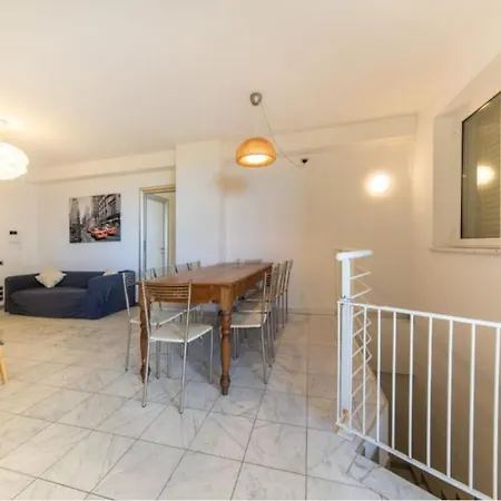 Beachfront Haven Sleeps 8 Maximum 9 Sea Views Terrace And High Speed Wi-fi Apartment