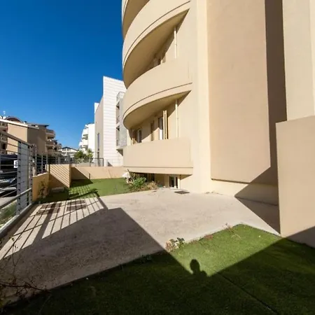 Beachfront Haven Sleeps 8 Maximum 9 Sea Views Terrace And High Speed Wi-fi